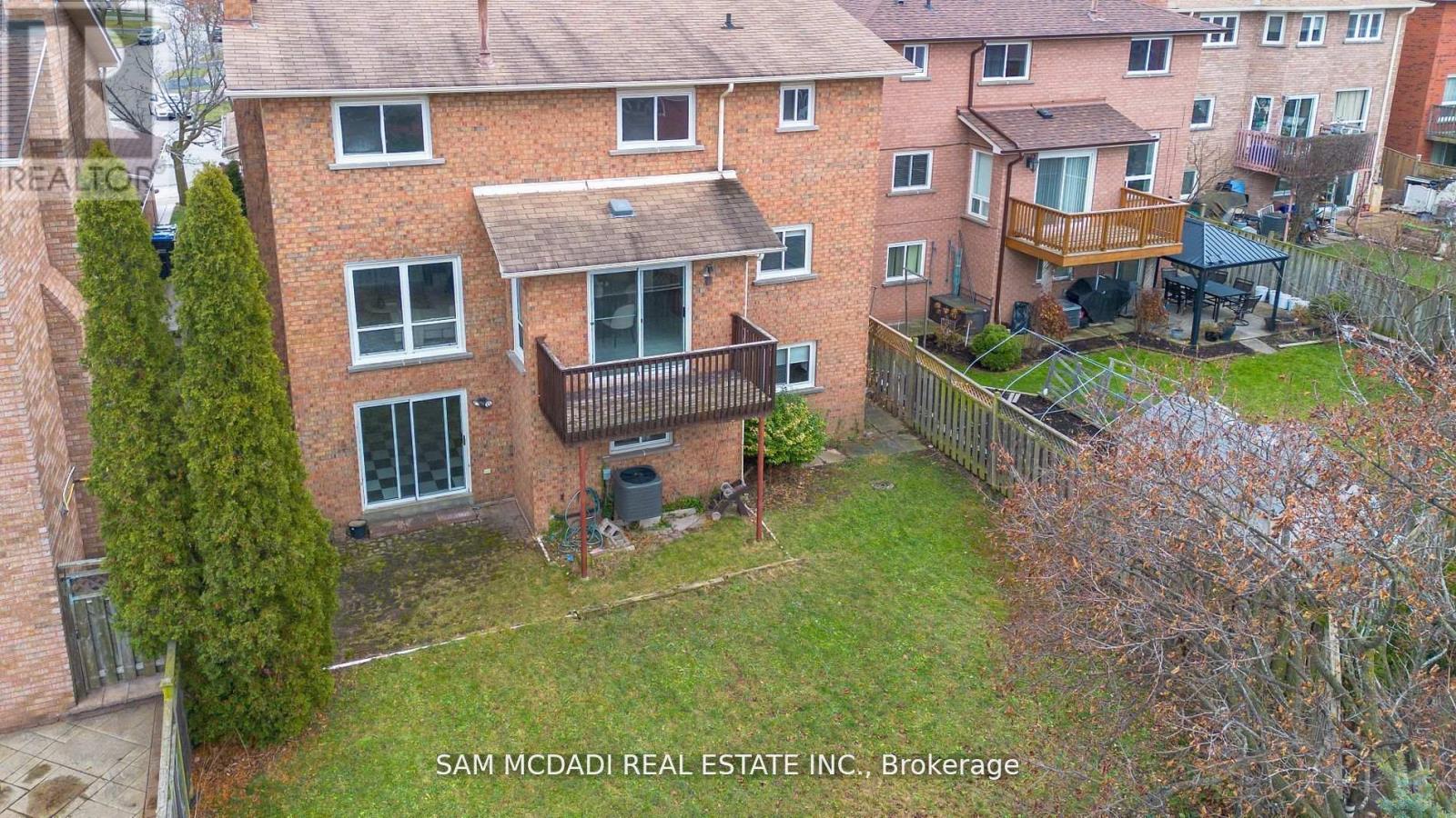 2093 The Chase, Mississauga, Ontario  L5M 3B8 - Photo 37 - W12470053