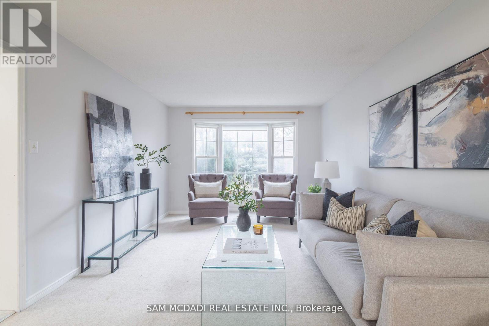 2093 The Chase, Mississauga, Ontario  L5M 3B8 - Photo 5 - W12470053