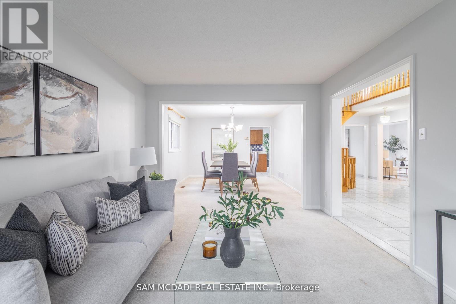 2093 The Chase, Mississauga, Ontario  L5M 3B8 - Photo 6 - W12470053