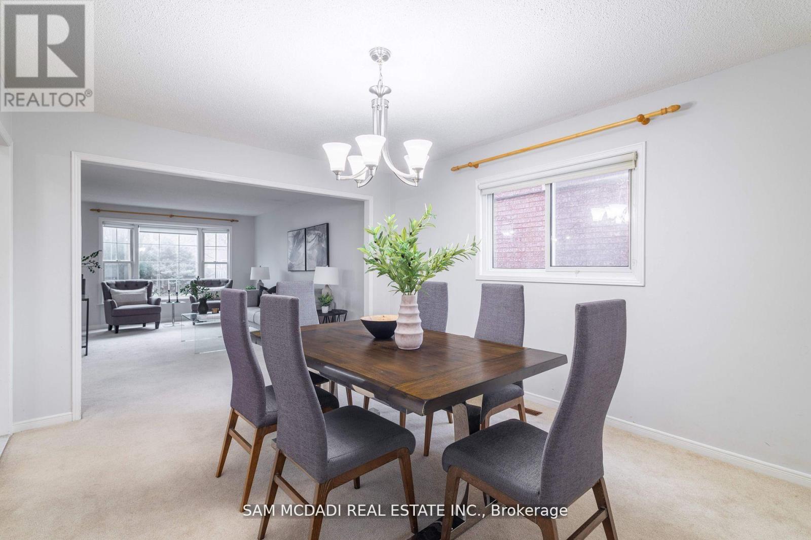 2093 The Chase, Mississauga, Ontario  L5M 3B8 - Photo 8 - W12470053