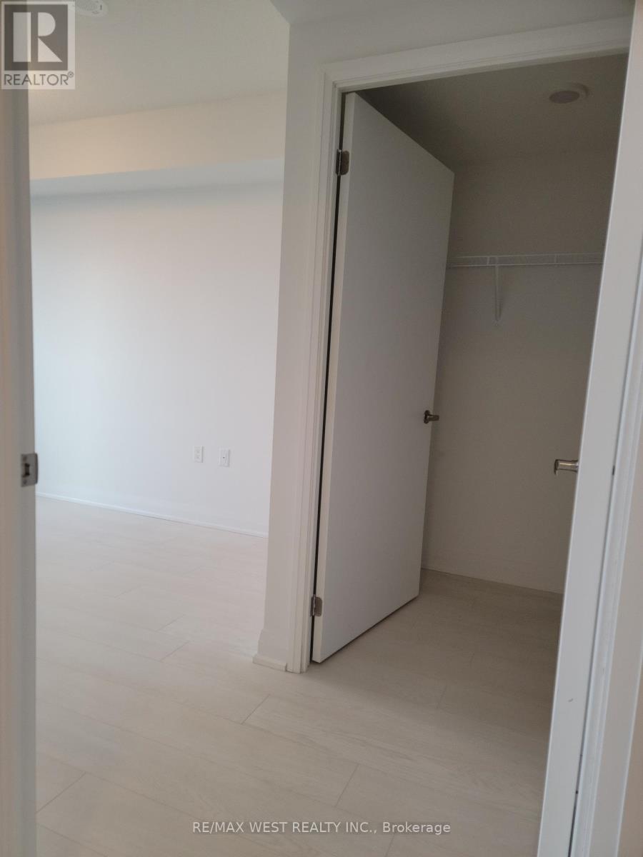 425 - 10 Gibbs Road, Toronto, Ontario  M9B 0E2 - Photo 13 - W12470058