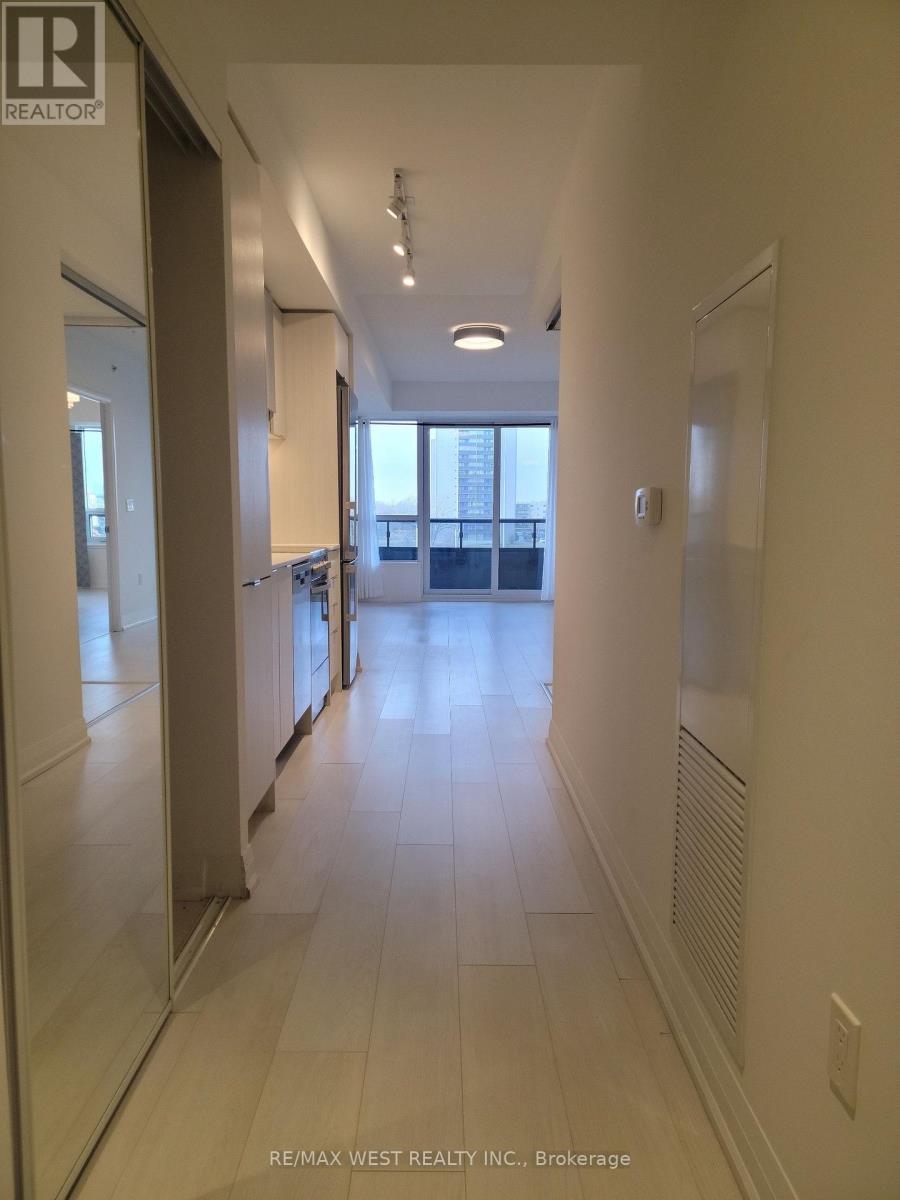 425 - 10 Gibbs Road, Toronto, Ontario  M9B 0E2 - Photo 4 - W12470058