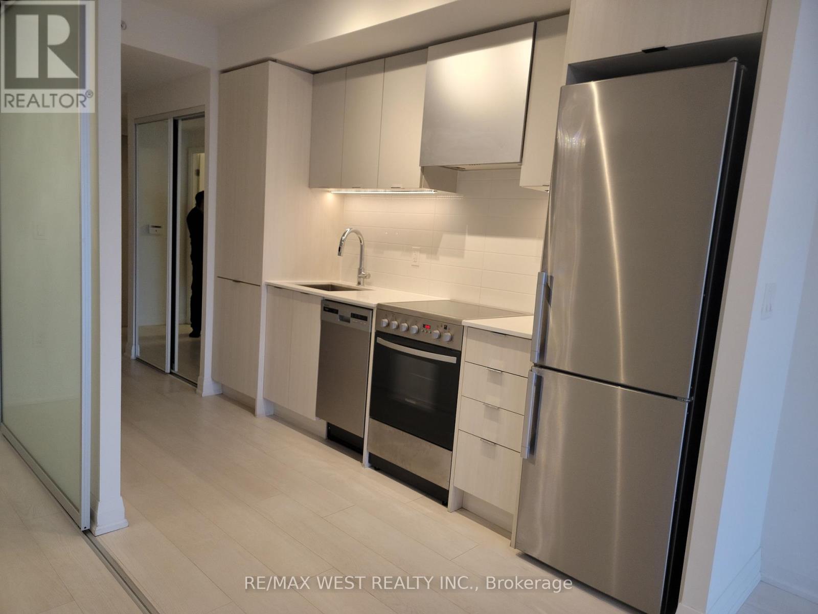 425 - 10 Gibbs Road, Toronto, Ontario  M9B 0E2 - Photo 6 - W12470058
