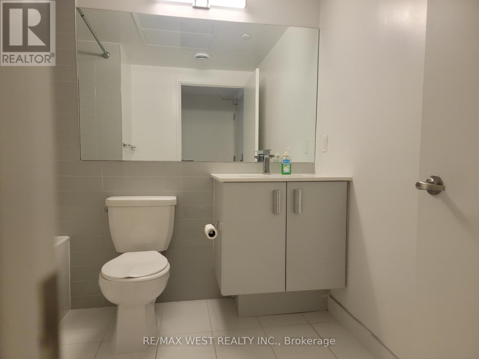 425 - 10 Gibbs Road, Toronto, Ontario  M9B 0E2 - Photo 9 - W12470058