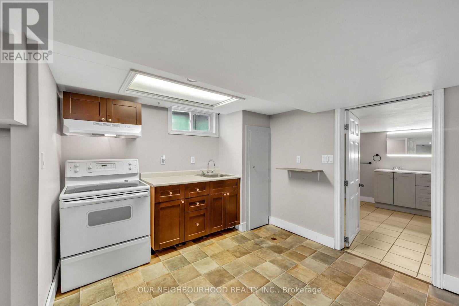 B - 538 Shirley Street, Cobourg, Ontario  K9A 2A5 - Photo 4 - X12339382