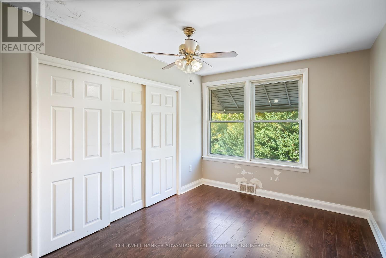 218 Canboro Road, Pelham, Ontario  L0S 1M0 - Photo 11 - X12470076