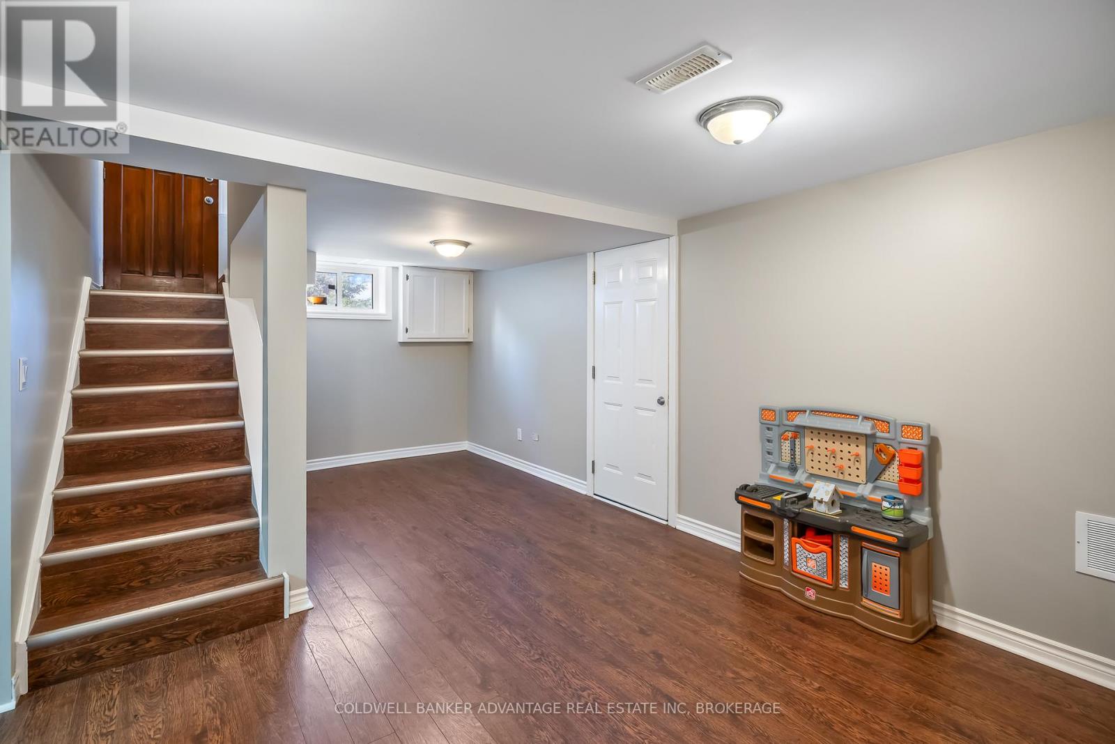 218 Canboro Road, Pelham, Ontario  L0S 1M0 - Photo 16 - X12470076