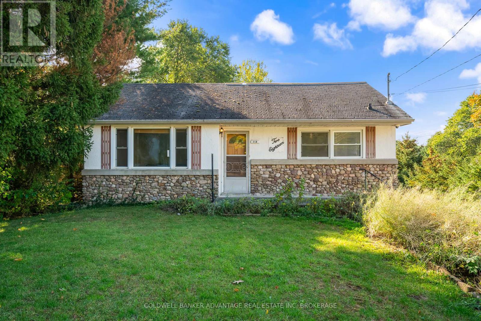 218 Canboro Road, Pelham, Ontario  L0S 1M0 - Photo 5 - X12470076