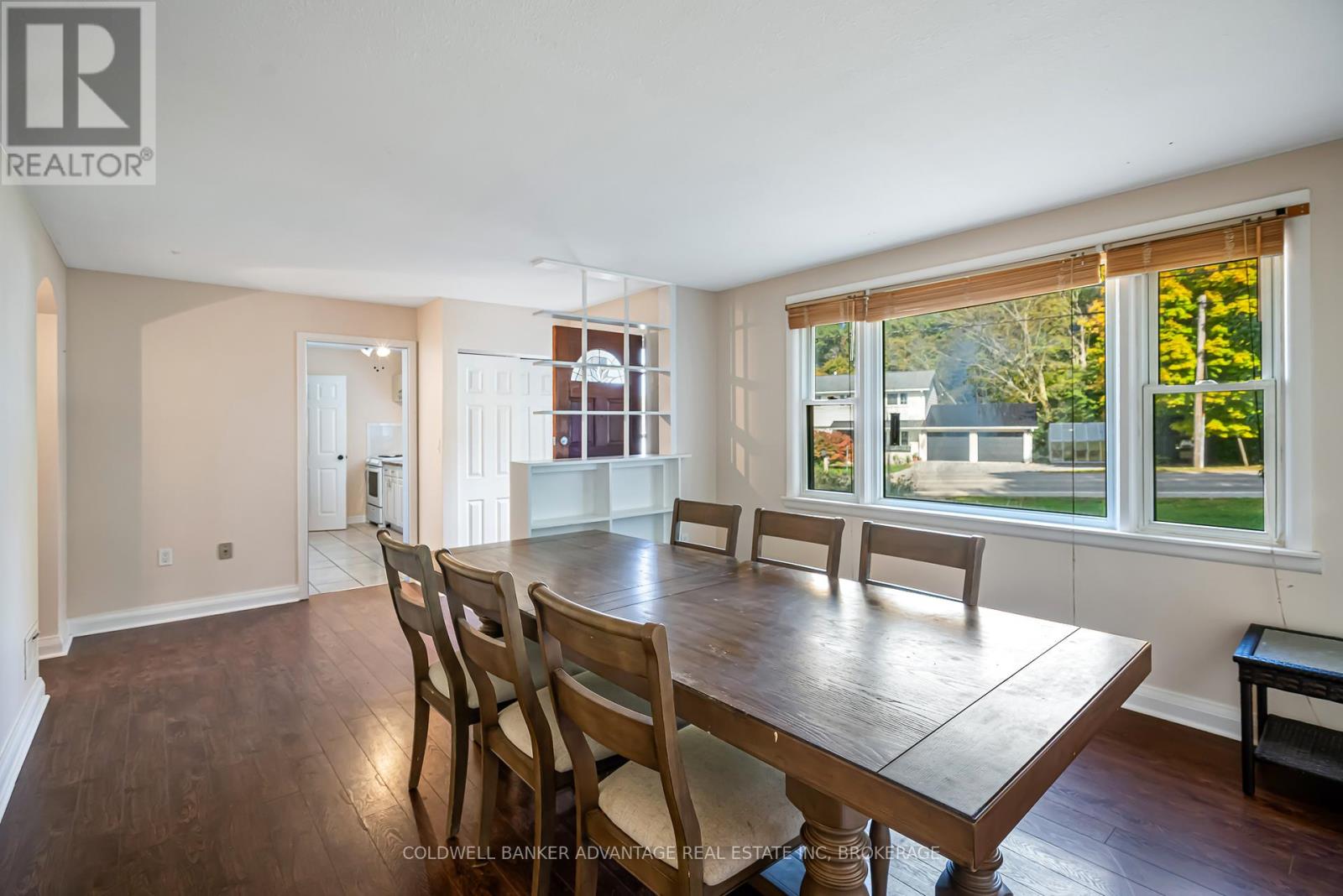 218 Canboro Road, Pelham, Ontario  L0S 1M0 - Photo 7 - X12470076