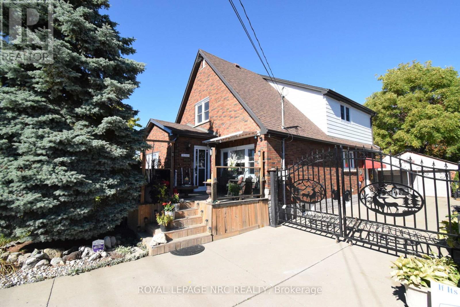 5367 Kitchener Street, Niagara Falls, Ontario  L2G 1B6 - Photo 1 - X12470099