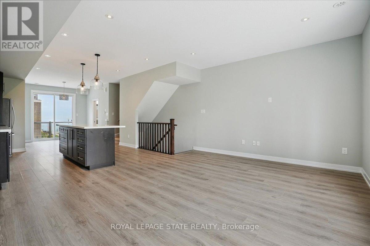 5 Esplanade Lane, Grimsby, Ontario  L3M 5R4 - Photo 14 - X12470072