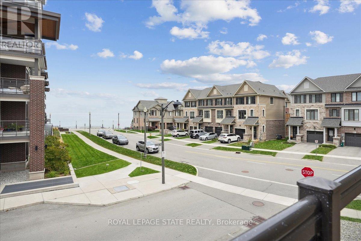 5 Esplanade Lane, Grimsby, Ontario  L3M 5R4 - Photo 6 - X12470072