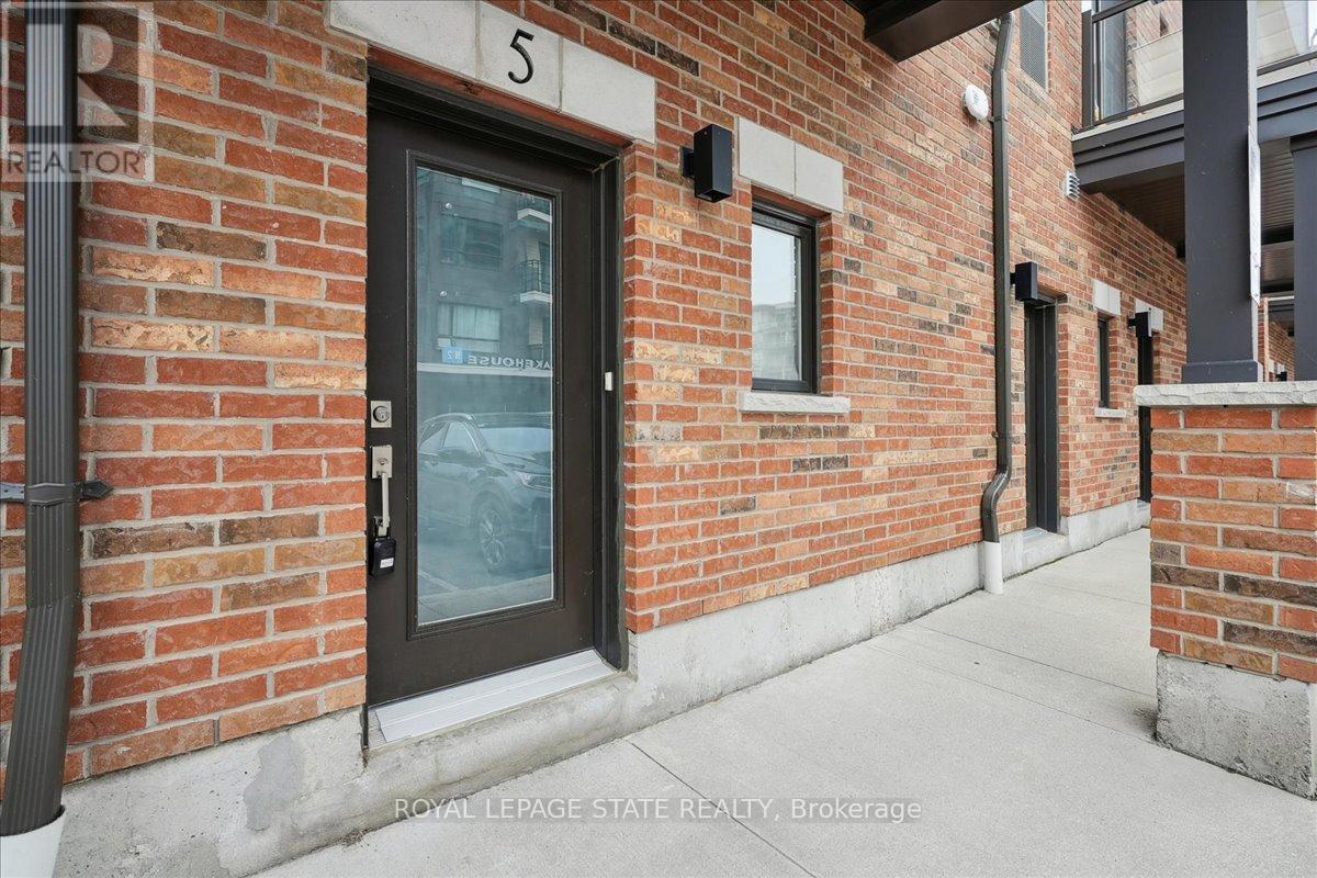 5 Esplanade Lane, Grimsby, Ontario  L3M 5R4 - Photo 9 - X12470072