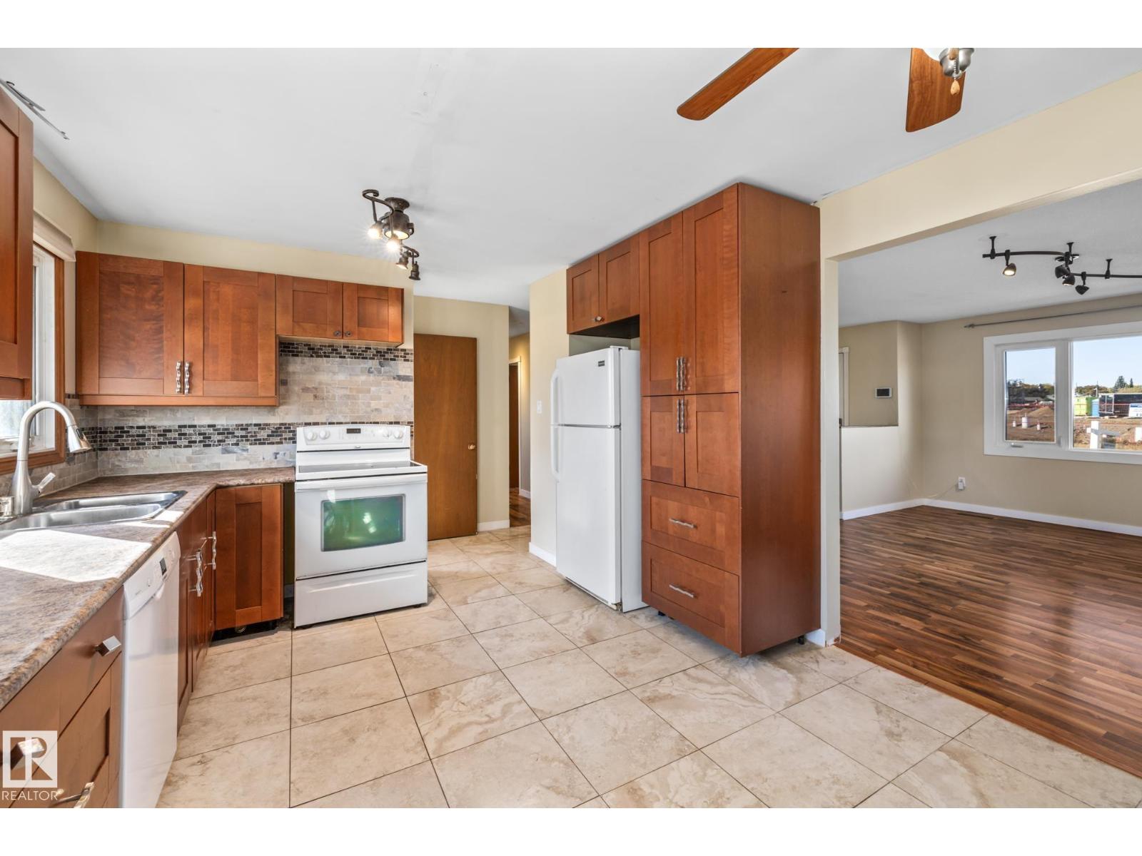 Unknown Address, ,     - Photo 14 - E4462684