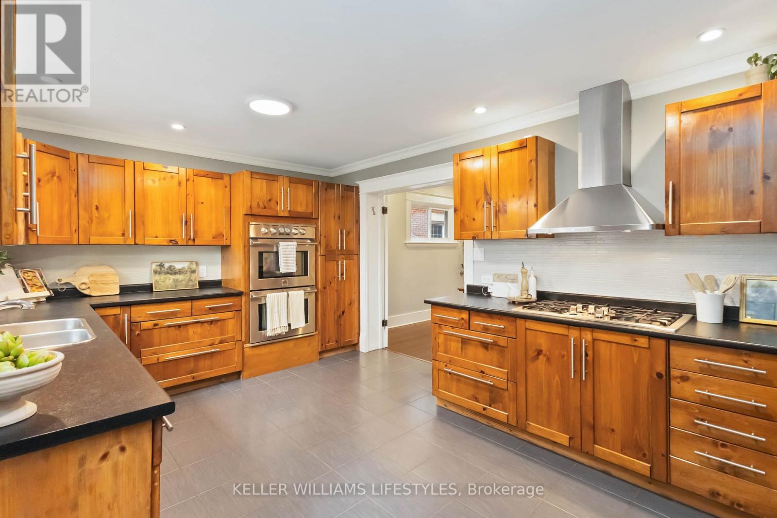 17 Erie Avenue, London South, Ontario  N6J 1H9 - Photo 13 - X12469971