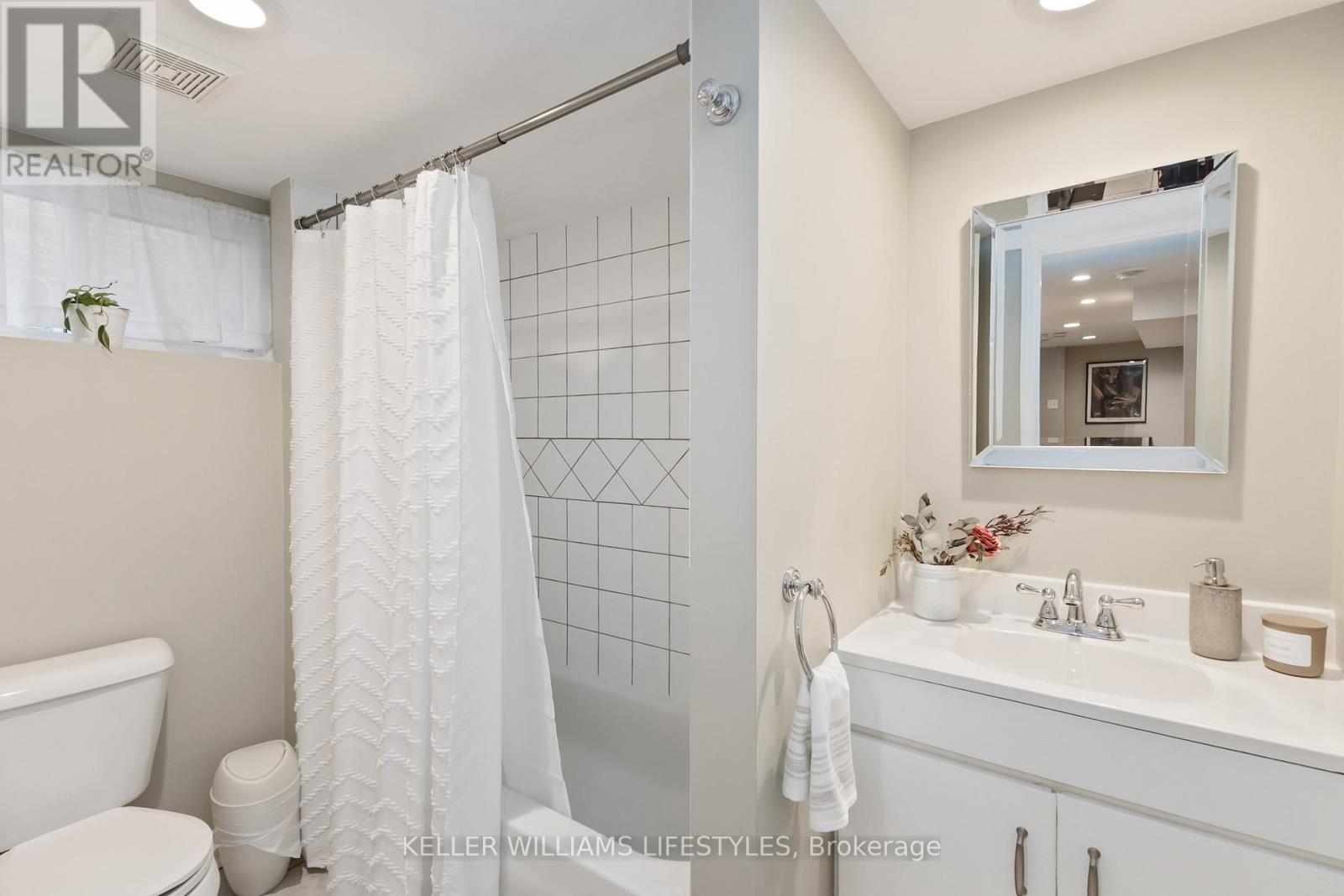 17 Erie Avenue, London South, Ontario  N6J 1H9 - Photo 34 - X12469971