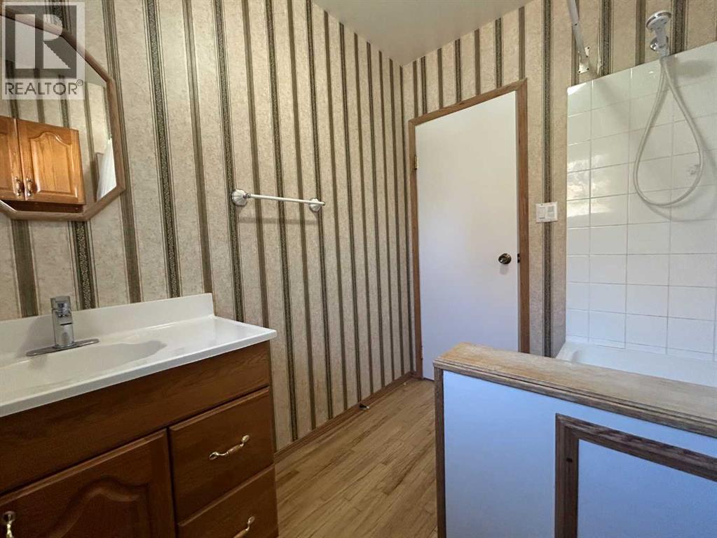 4516, 46 46 Street, Camrose, Alberta  T4V 1G1 - Photo 9 - A2265289