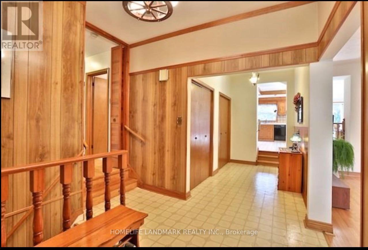 41 Talwood Drive, Toronto, Ontario  M3B 2P4 - Photo 2 - C12470085