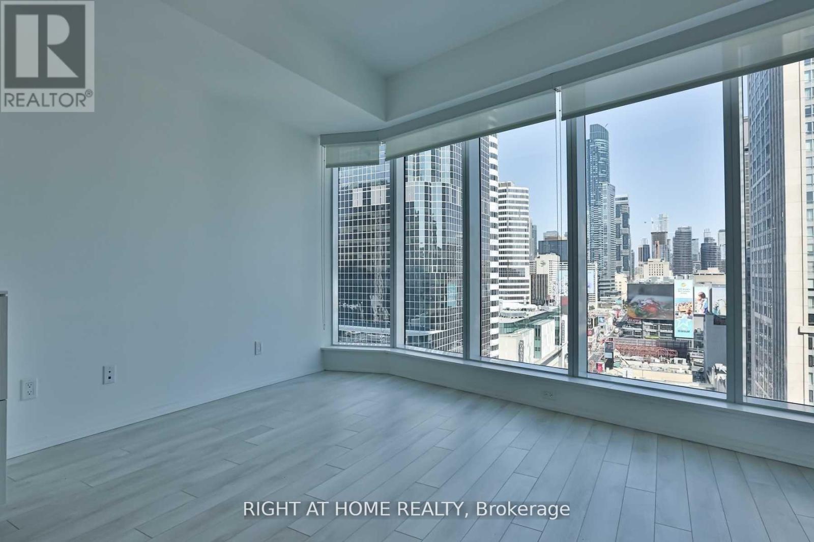 5614 - 197 Yonge Street, Toronto, Ontario  M5B 1M4 - Photo 3 - C12470121