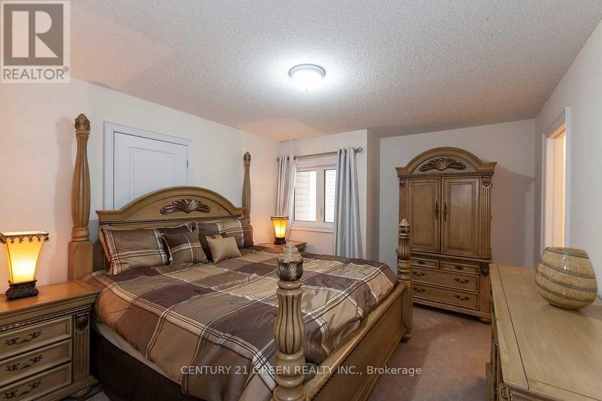 16 Valleyway Drive, Brampton, Ontario  L6X 5G3 - Photo 33 - W12469567