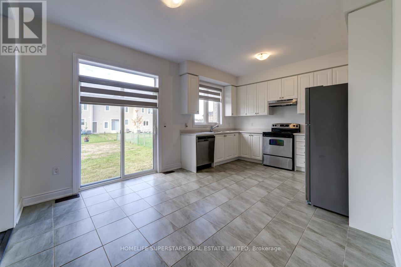 69 Central Square Boulevard, Wasaga Beach, Ontario  L9Z 0L9 - Photo 11 - S12470096