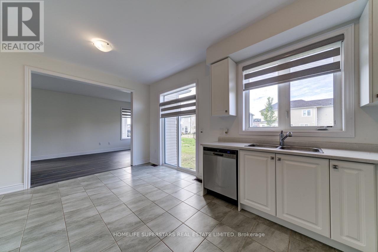 69 Central Square Boulevard, Wasaga Beach, Ontario  L9Z 0L9 - Photo 19 - S12470096