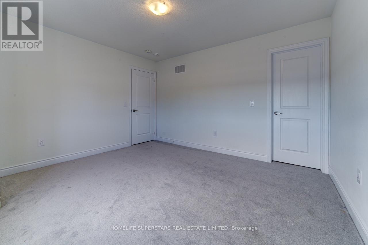 69 Central Square Boulevard, Wasaga Beach, Ontario  L9Z 0L9 - Photo 26 - S12470096