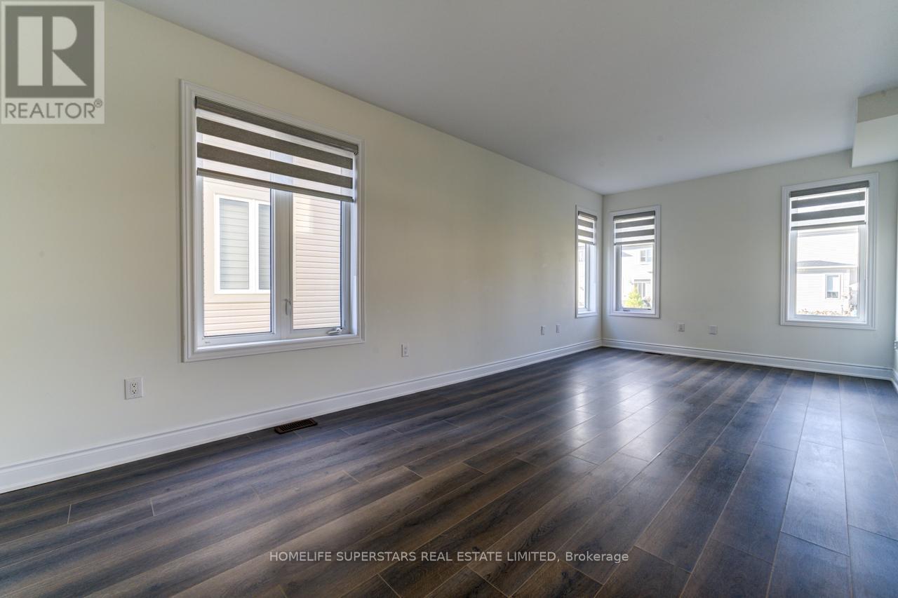 69 Central Square Boulevard, Wasaga Beach, Ontario  L9Z 0L9 - Photo 4 - S12470096