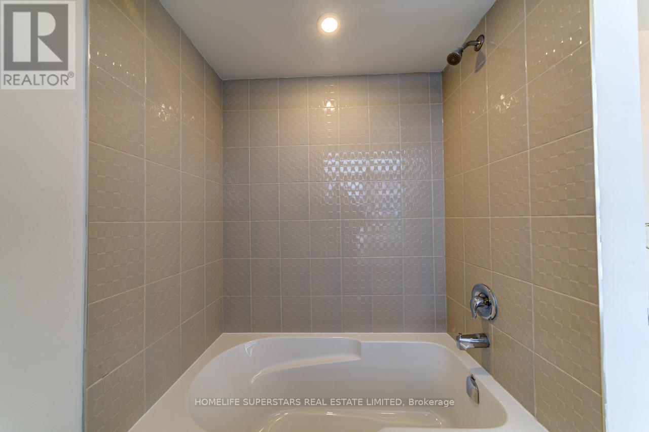 69 Central Square Boulevard, Wasaga Beach, Ontario  L9Z 0L9 - Photo 40 - S12470096