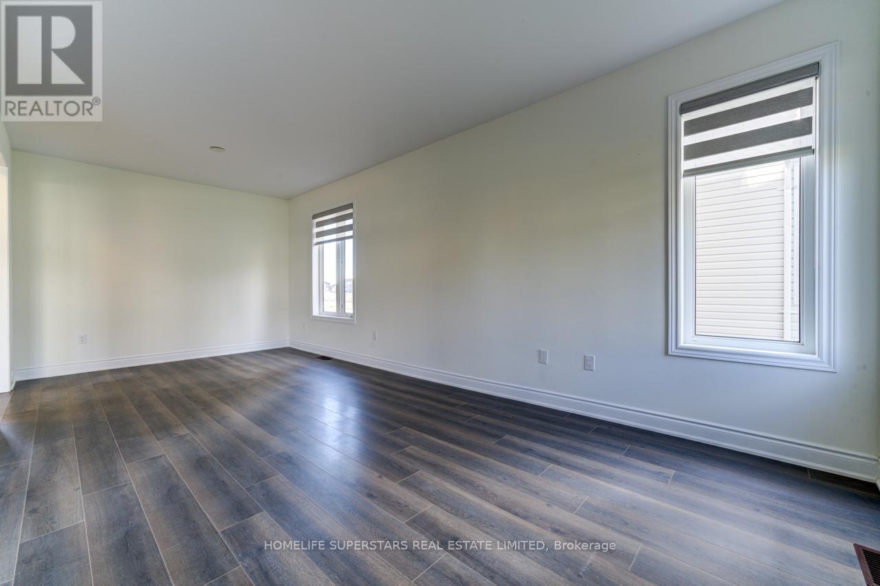 69 Central Square Boulevard, Wasaga Beach, Ontario  L9Z 0L9 - Photo 7 - S12470096