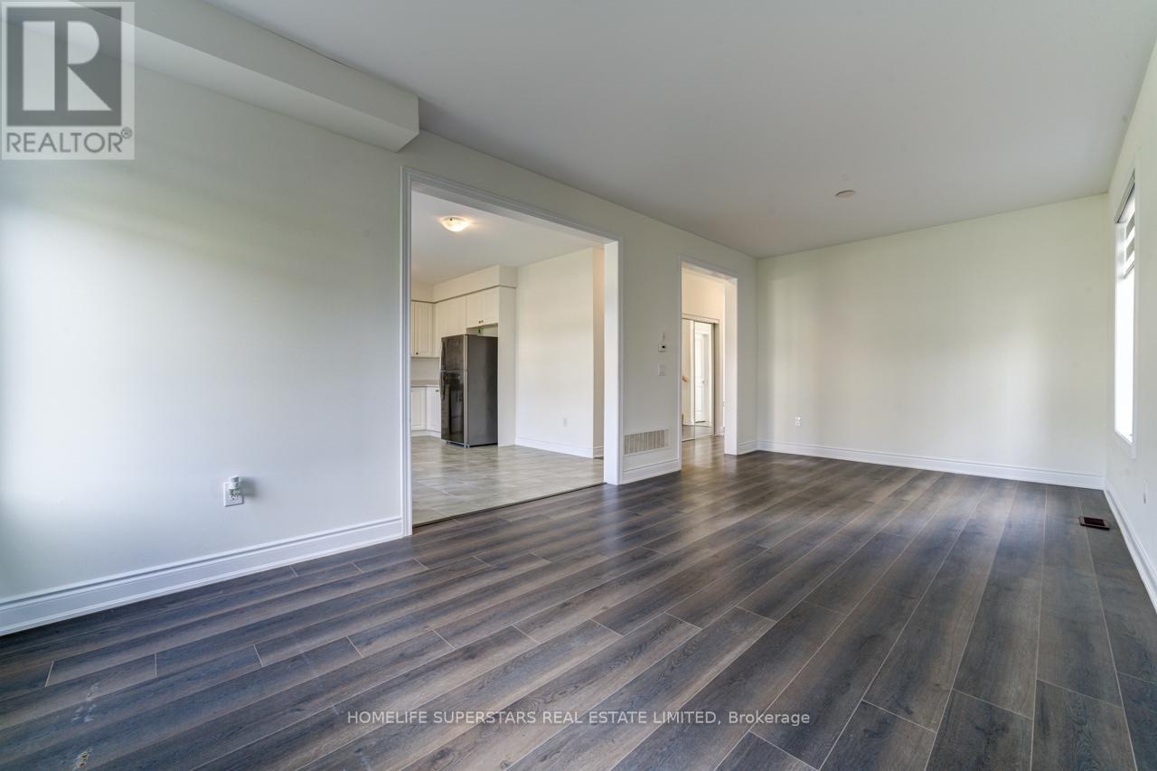 69 Central Square Boulevard, Wasaga Beach, Ontario  L9Z 0L9 - Photo 8 - S12470096