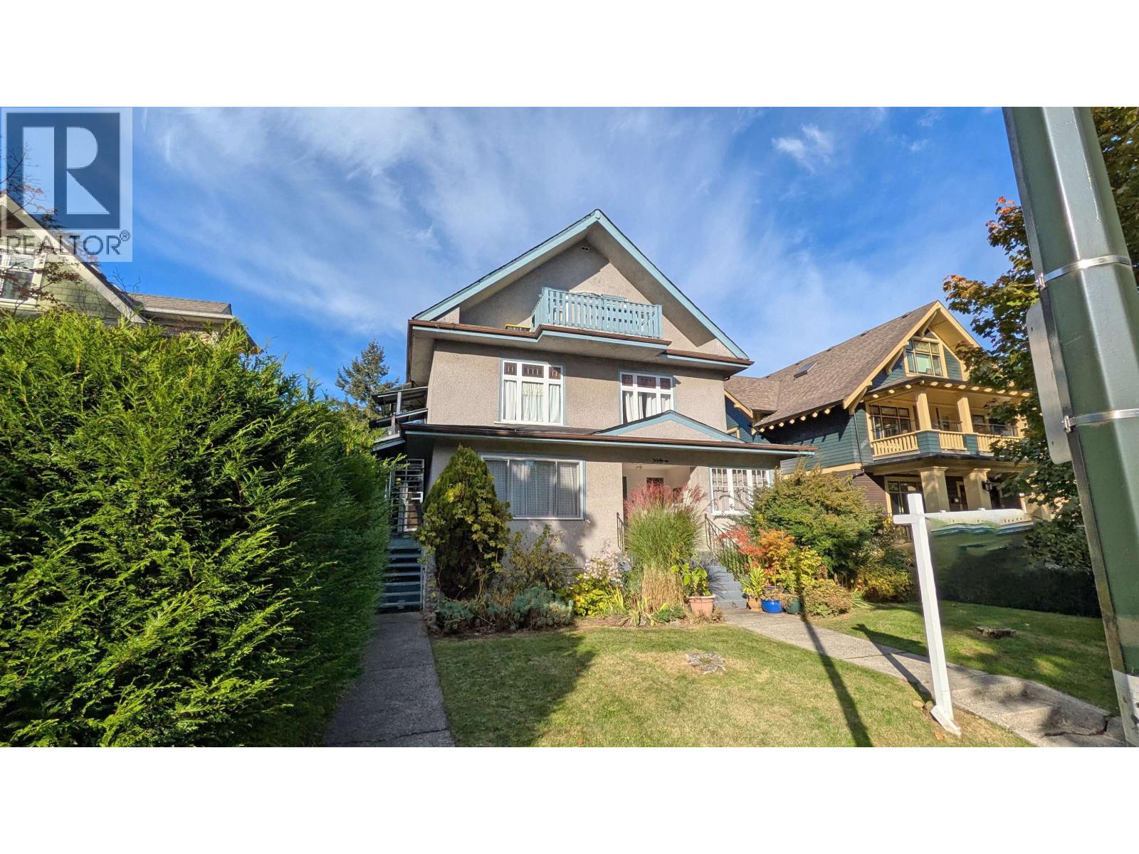 345 W 11TH AVENUE, Vancouver, British Columbia