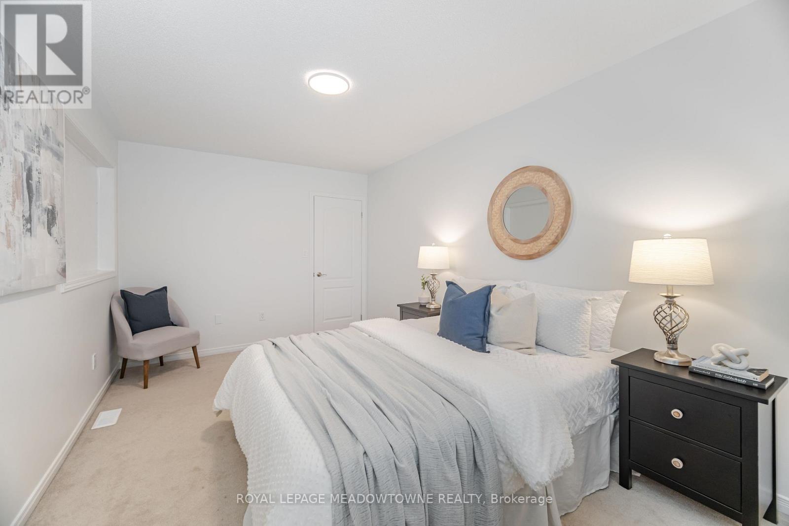 1137 Meadowgrove Court, Mississauga, Ontario  L5W 1J1 - Photo 32 - W12470087
