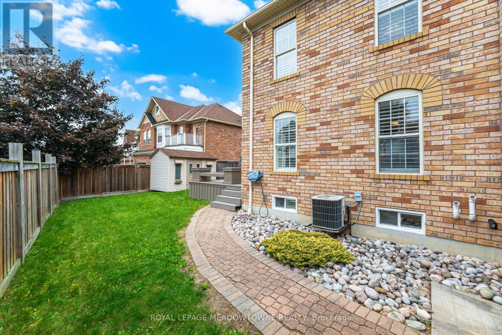 1137 Meadowgrove Court, Mississauga, Ontario  L5W 1J1 - Photo 45 - W12470087