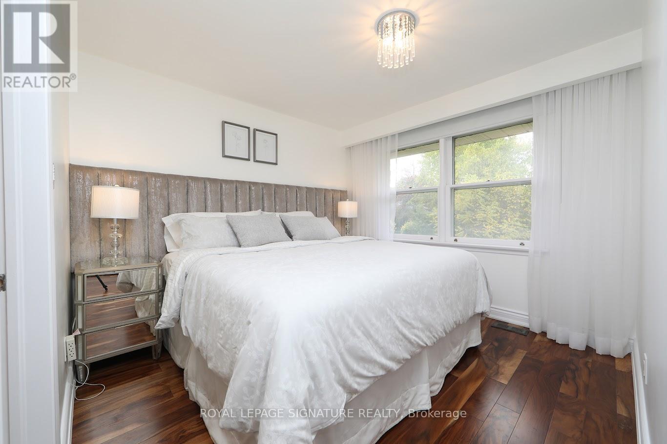 3 Keywell Court, Toronto, Ontario  M8Y 1S5 - Photo 18 - W12470091