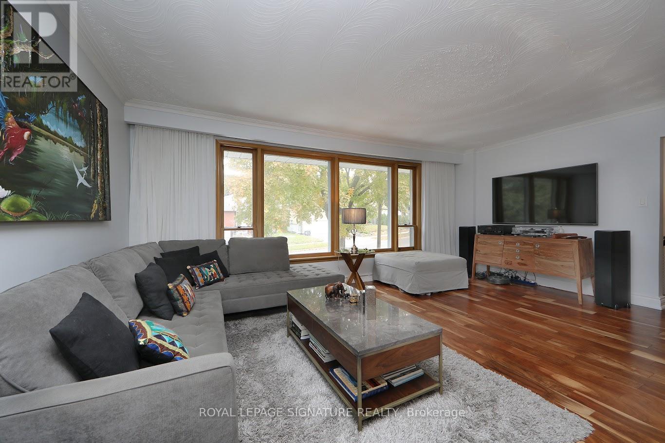 3 Keywell Court, Toronto, Ontario  M8Y 1S5 - Photo 2 - W12470091
