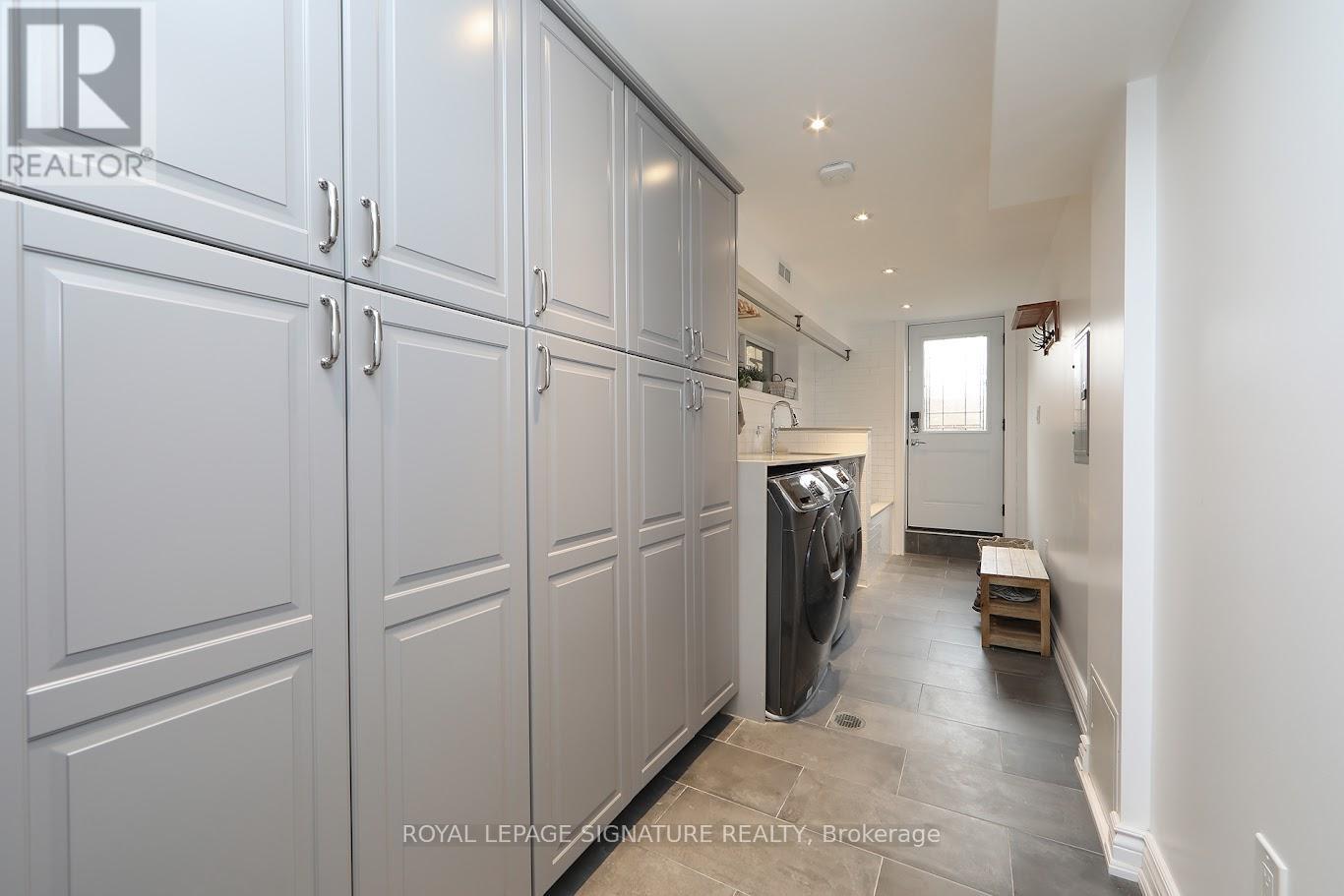 3 Keywell Court, Toronto, Ontario  M8Y 1S5 - Photo 28 - W12470091