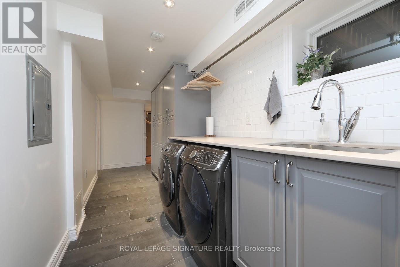 3 Keywell Court, Toronto, Ontario  M8Y 1S5 - Photo 30 - W12470091