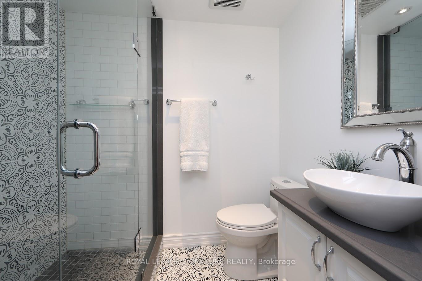 3 Keywell Court, Toronto, Ontario  M8Y 1S5 - Photo 34 - W12470091