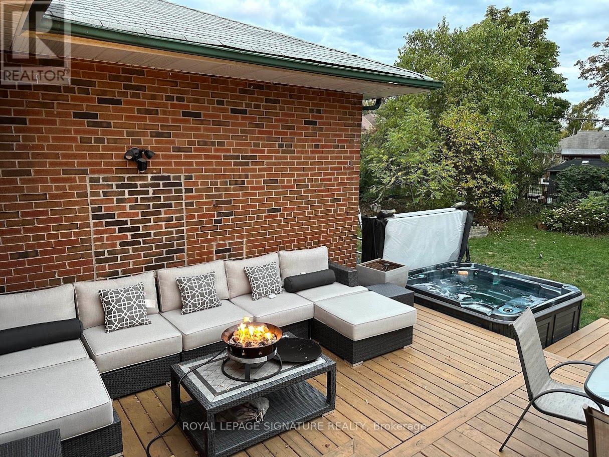 3 Keywell Court, Toronto, Ontario  M8Y 1S5 - Photo 35 - W12470091