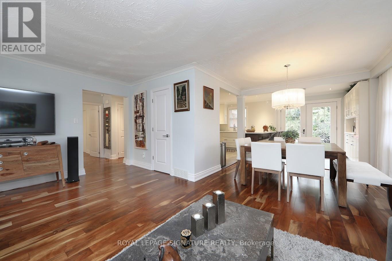 3 Keywell Court, Toronto, Ontario  M8Y 1S5 - Photo 4 - W12470091
