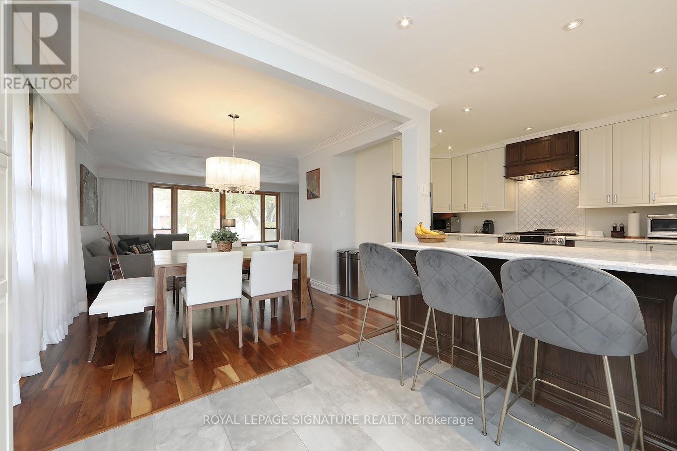 3 Keywell Court, Toronto, Ontario  M8Y 1S5 - Photo 6 - W12470091