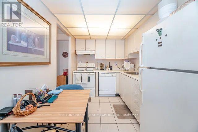 615 - 115 Hillcrest Avenue, Mississauga, Ontario  L5B 3Y9 - Photo 10 - W12470100