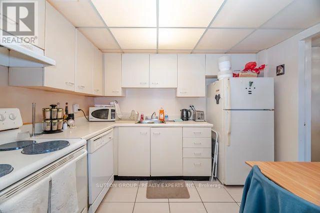 615 - 115 Hillcrest Avenue, Mississauga, Ontario  L5B 3Y9 - Photo 11 - W12470100