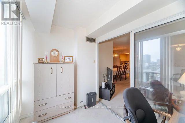 615 - 115 Hillcrest Avenue, Mississauga, Ontario  L5B 3Y9 - Photo 19 - W12470100