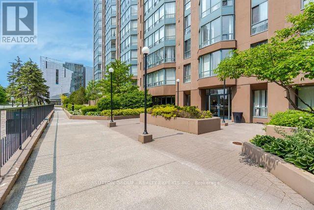 615 - 115 Hillcrest Avenue, Mississauga, Ontario  L5B 3Y9 - Photo 4 - W12470100