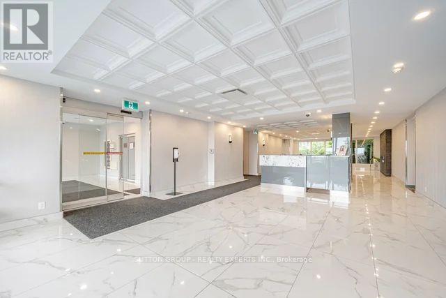615 - 115 Hillcrest Avenue, Mississauga, Ontario  L5B 3Y9 - Photo 6 - W12470100
