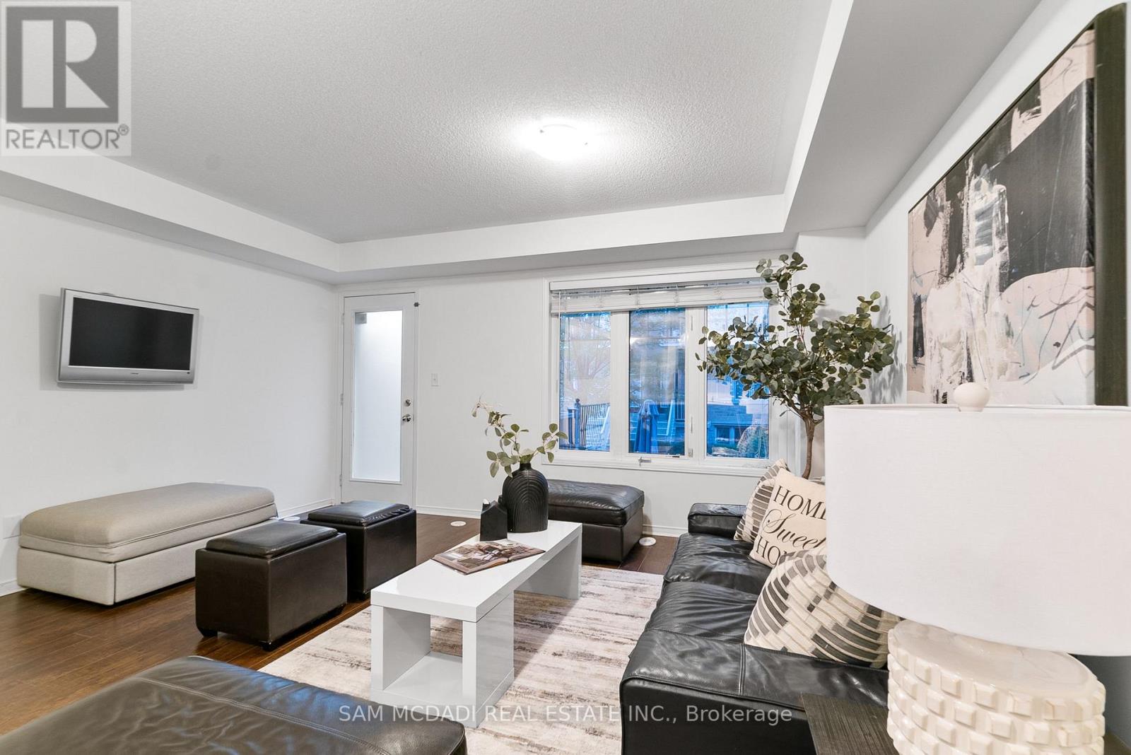 3250 Bentley Drive, Mississauga, Ontario  L5M 0P7 - Photo 10 - W12470106