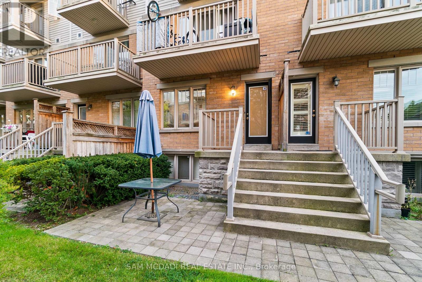 3250 Bentley Drive, Mississauga, Ontario  L5M 0P7 - Photo 12 - W12470106