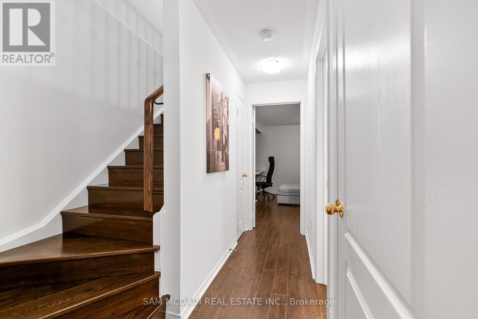3250 Bentley Drive, Mississauga, Ontario  L5M 0P7 - Photo 13 - W12470106